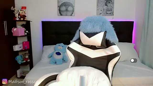 Madison Rossee online show from March 14, 9:10 pm