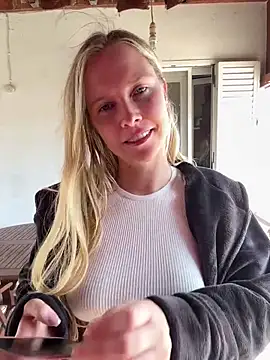 Ellie-rosee online show from March 22, 9:44 am