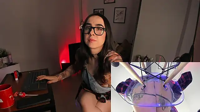 Luna tagliaferri online show from April 14, 7:08 pm