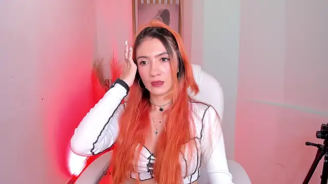 Snapshot of VioletSky1 chatting on February 27, 5:40 am VioletSky1 online show from February 27, 5:40 am