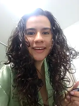 Snapshot of _ChloeRed chatting on May 9, 2:20 pm ChloeRed online show from May 9, 2:20 pm