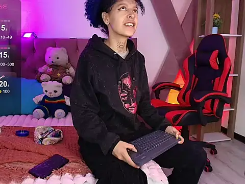 Snapshot of HannahBlue_ chatting on February 11, 12:16 pm HannahBlue online show from February 11, 12:16 pm