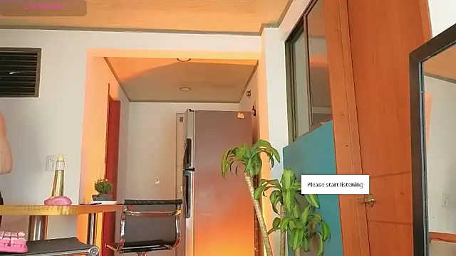 Snapshot of golden_twink_ chatting on February 24, 7:09 am golden twink online show from February 24, 7:09 am