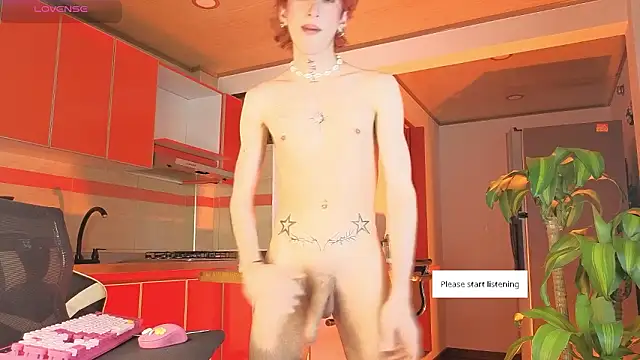 Snapshot of golden_twink_ chatting on February 14, 6:24 am golden twink online show from February 14, 6:24 am