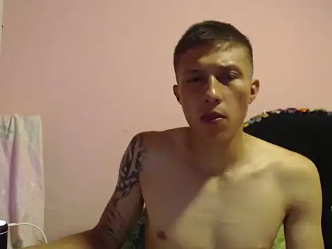 Snapshot of Cronos_Hot_8 chatting on February 28, 5:01 pm Cronos Hot 8 online show from February 28, 5:01 pm