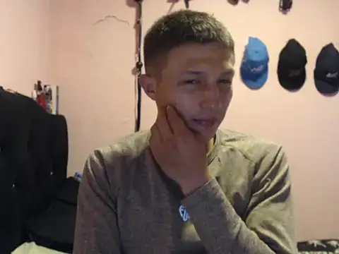 Snapshot of Cronos_Hot_8 chatting on February 9, 7:50 am Cronos Hot 8 online show from February 9, 7:50 am