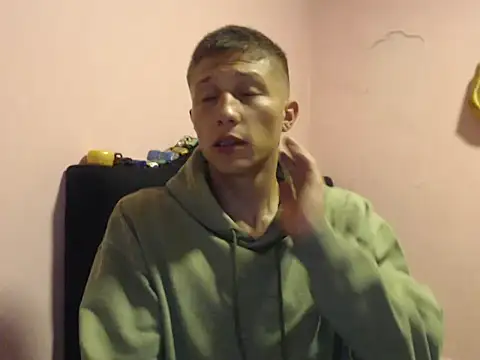 Snapshot of Cronos_Hot_8 chatting on February 24, 12:28 pm Cronos Hot 8 online show from February 24, 12:28 pm