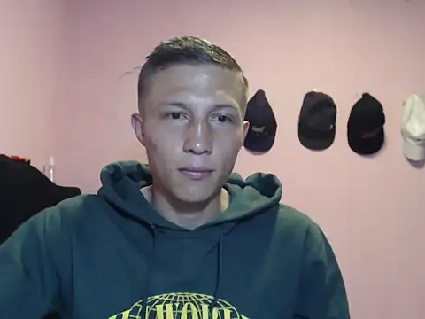 Snapshot of Cronos_Hot_8 chatting on February 27, 6:24 am Cronos Hot 8 online show from February 27, 6:24 am