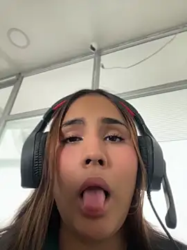 Noa Harper- online show from May 17, 8:53 pm