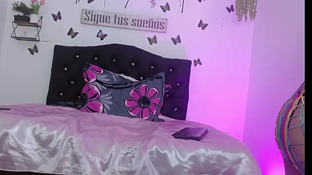 Coral Villalobos online show from February 21, 12:40 pm