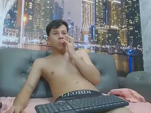 santiago xxxcol online show from April 10, 11:12 pm