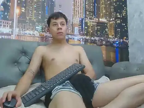 santiago xxxcol online show from March 31, 11:29 pm