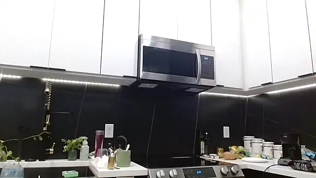 HazelSkyesChat online show from April 8, 7:15 pm