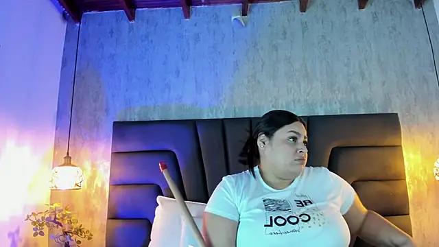 Maya curvy online show from March 8, 5:05 pm