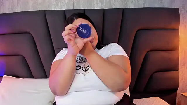 Maya curvy online show from March 8, 5:00 am