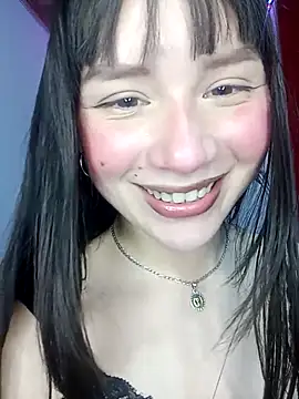 Snapshot of MikasaxX_ chatting on May 24, 1:49 am MikasaxX online show from May 24, 1:49 am