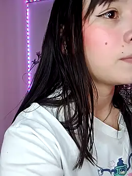 Snapshot of MikasaxX_ chatting on May 17, 9:48 pm MikasaxX online show from May 17, 9:48 pm