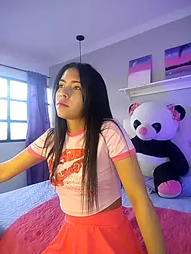 VelvetRosss online show from April 10, 6:15 pm