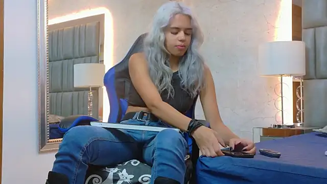 AlanaHouston online show from July 15, 4:52 am
