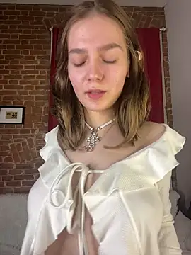 MyKittySayMeow online show from April 4, 10:16 pm