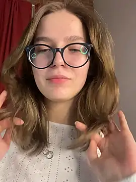 MyKittySayMeow online show from February 25, 8:41 pm