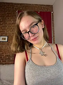 MyKittySayMeow online show from March 29, 10:00 pm