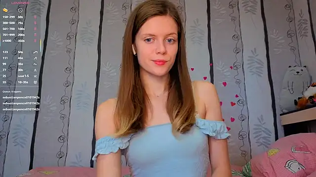 Snapshot of SueFerreyra chatting on June 9, 8:15 am SueFerreyra online show from June 9, 8:15 am