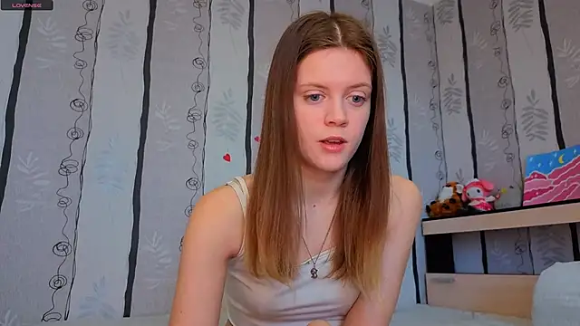 SueFerreyra online show from March 25, 8:03 am