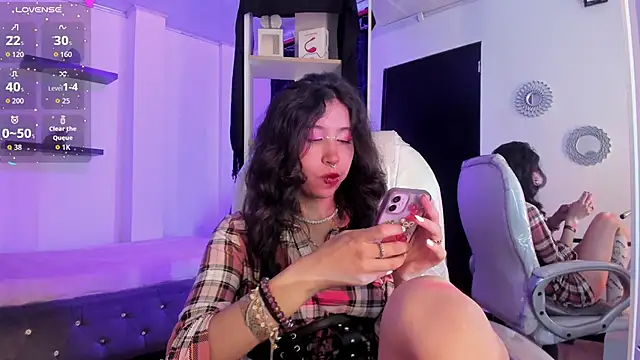 Miniadelf online show from April 9, 9:10 pm