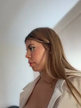 Snapshot of abyyhills chatting on February 12, 7:35 pm abyyhills online show from February 12, 7:35 pm