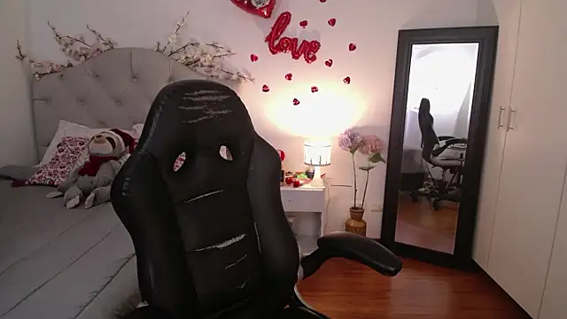 hope11x online show from March 8, 5:05 pm