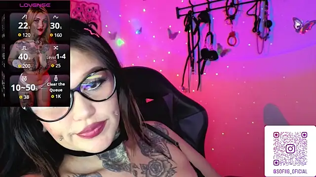 Zoeee 001 online show from March 4, 10:28 pm