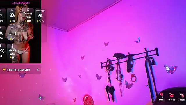 Zoeee 001 online show from February 25, 8:30 pm