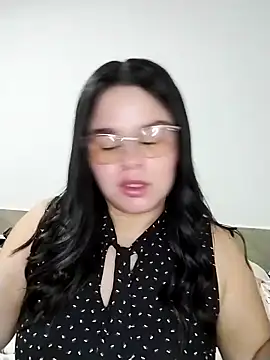 SamanthaStonee online show from April 12, 8:23 pm