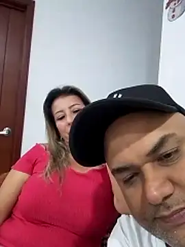 Snapshot of wessAndSandri chatting on February 17, 8:06 pm wessAndSandri online show from February 17, 8:06 pm