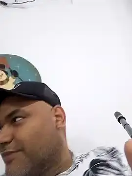 Snapshot of wessAndSandri chatting on February 19, 7:55 pm wessAndSandri online show from February 19, 7:55 pm