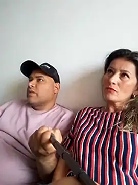 Snapshot of wessAndSandri chatting on February 25, 7:58 pm wessAndSandri online show from February 25, 7:58 pm