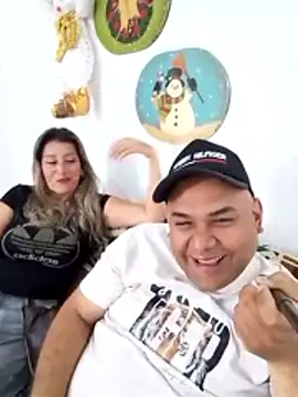 Snapshot of wessAndSandri chatting on March 3, 7:54 pm wessAndSandri online show from March 3, 7:54 pm