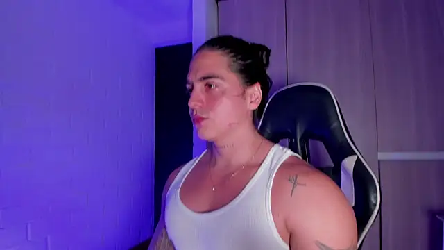 Snapshot of Cry_Duran chatting on February 21, 11:07 pm Cry Duran online show from February 21, 11:07 pm