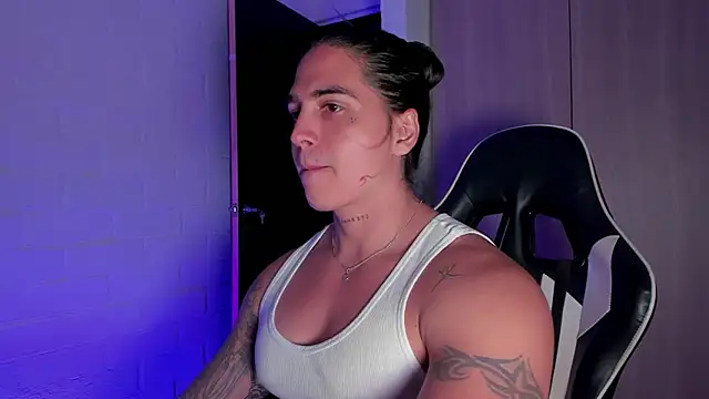 Snapshot of Cry_Duran chatting on February 16, 7:01 pm Cry Duran online show from February 16, 7:01 pm