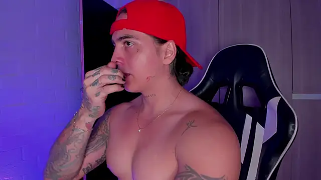 Snapshot of Cry_Duran chatting on February 11, 10:09 pm Cry Duran online show from February 11, 10:09 pm