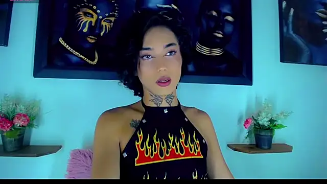 Darianna Atehortua online show from February 18, 9:00 pm