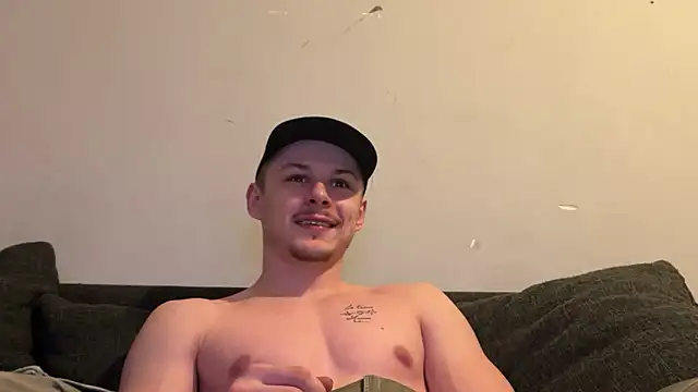 Snapshot of Lucas328706 chatting on February 22, 10:33 pm Lucas328706 online show from February 22, 10:33 pm