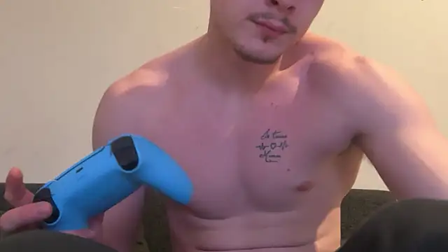 Snapshot of Lucas328706 chatting on February 21, 11:29 pm Lucas328706 online show from February 21, 11:29 pm