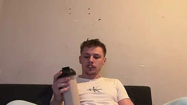 Snapshot of Lucas328706 chatting on February 15, 1:10 pm Lucas328706 online show from February 15, 1:10 pm