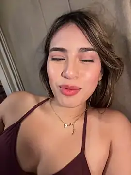 Snapshot of romyamo chatting on June 12, 10:46 am romyamo online show from June 12, 10:46 am