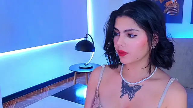 Snapshot of butterflyx39 chatting on June 21, 12:11 pm butterflyx39 online show from June 21, 12:11 pm