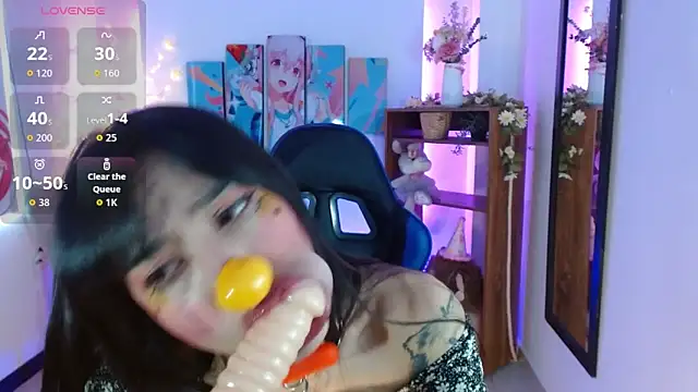 Snapshot of FIORELLA_L chatting on May 12, 12:11 pm FIORELLA L online show from May 12, 12:11 pm