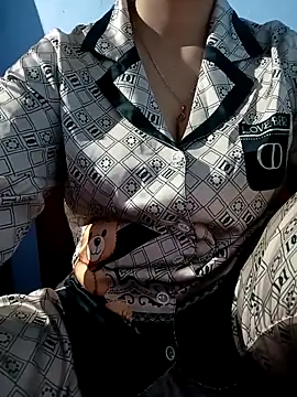 Snapshot of Tulip_ii chatting on February 16, 5:06 am Tulip ii online show from February 16, 5:06 am