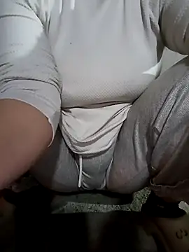 Snapshot of Tulip_ii chatting on February 2, 2:43 am Tulip ii online show from February 2, 2:43 am